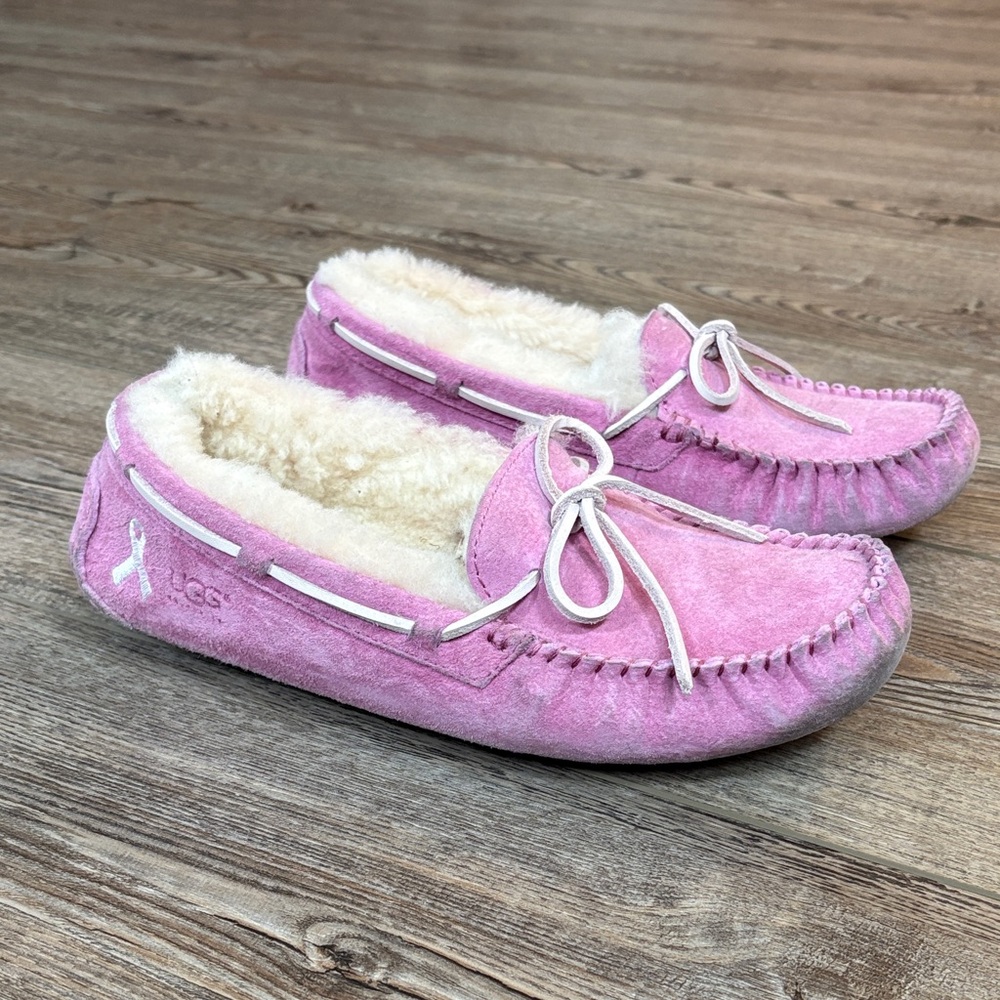 UGG Pink Dakota Breast Cancer Sheepskin Moccasin Slippers Women’s 8